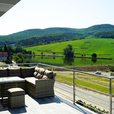 Luxury Villa 모라바니나드바홈 외부 사진