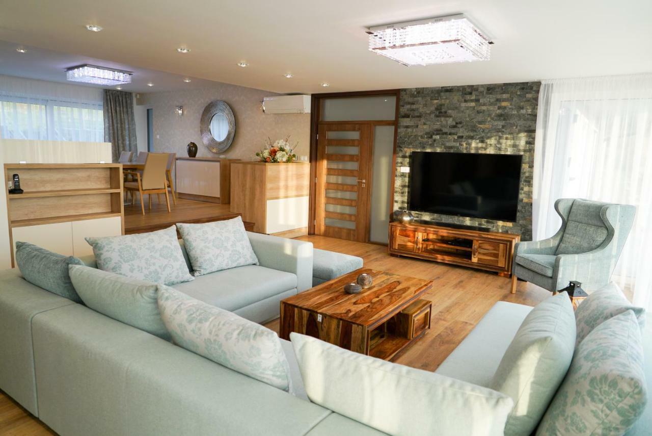 Luxury Villa 모라바니나드바홈 외부 사진