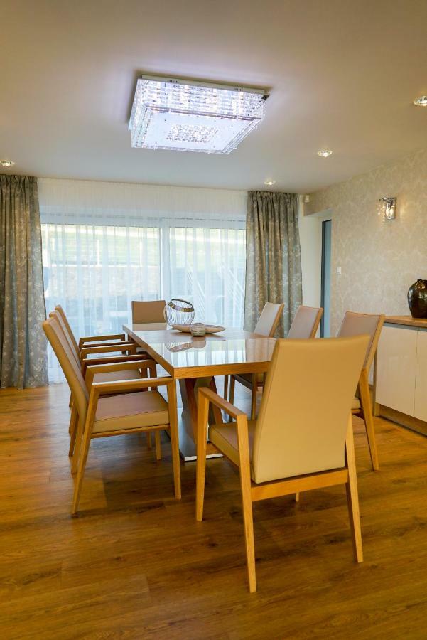 Luxury Villa 모라바니나드바홈 외부 사진