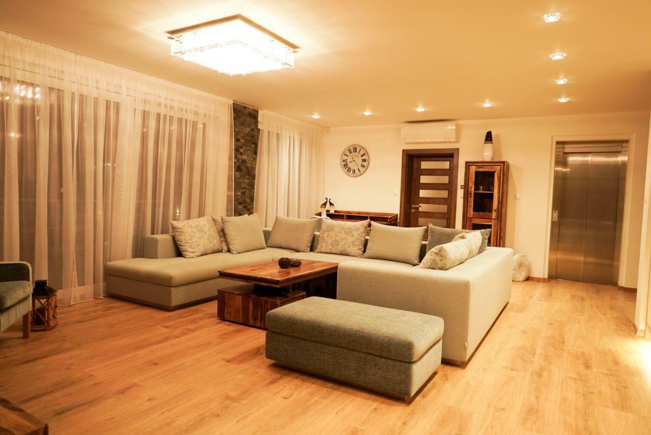 Luxury Villa 모라바니나드바홈 외부 사진