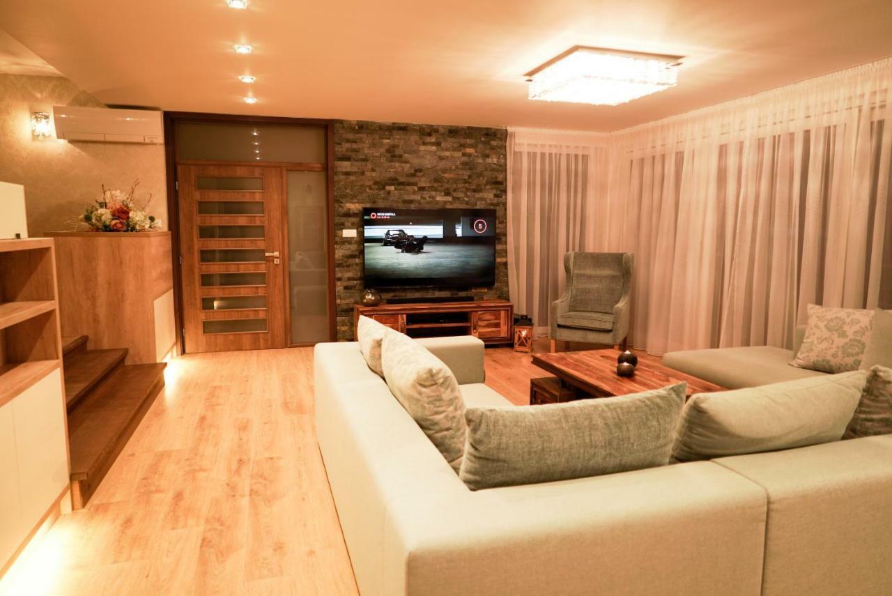 Luxury Villa 모라바니나드바홈 외부 사진